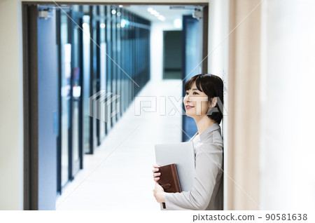 Office woman portrait Office woman portrait 90581638