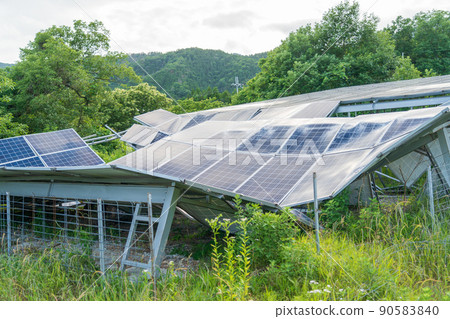 Broken solar panel investment risk Broken solar panel investment risk 90583840