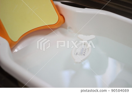 新生嬰兒沐浴嬰兒沐浴沐浴 新生嬰兒沐浴嬰兒沐浴沐浴 90584089