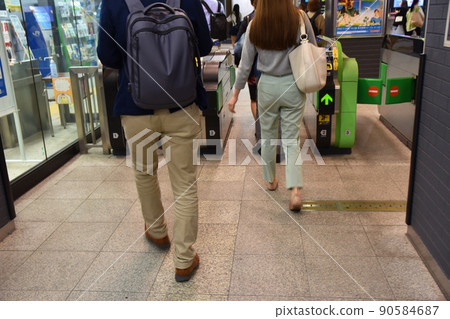 Commuting scenery in Tokyo Tokyo 90584687