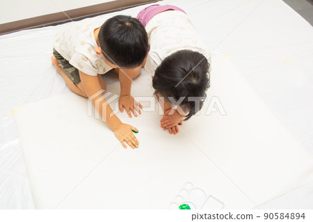 Kids graffiti play 90584894