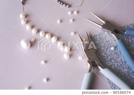 Handmade pearl necklace 90586074