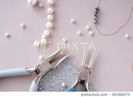 Handmade pearl necklace 90586075