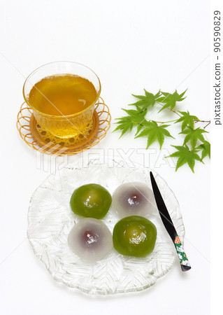 Mizumanju (Kuzumanju, vertical composition) Mizumanju (Kuzumanju, vertical composition) 90590829
