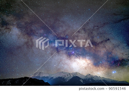 [Milky Way Material] Mt. Ontake and the Milky Way [Gifu Prefecture] 90591546