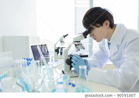 Researcher microscope Researcher microscope 90591807