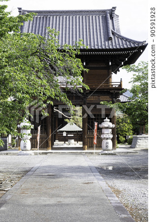 Niomon of Onmyoji in Fuefuki City along the Kyu Koshu Kaido 90591928