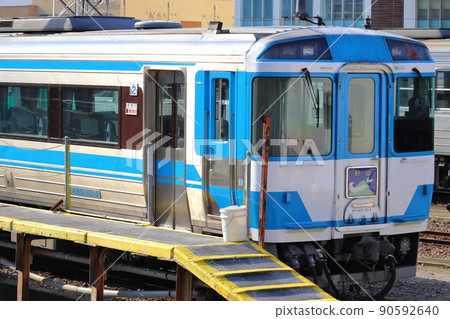 德島站車站(特急Tsurugisan Kiha 185系列) 德島站車站(特急Tsurugisan Kiha 185系列) 90592640