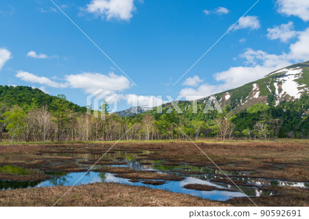 Oze in fine weather Iketan and reflection Oze in fine weather Iketan and reflection 90592691
