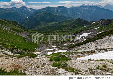 Karl of Mt. Kurobegoro in the Northern Alps and the mountain range of the headwaters of the Kurobe River 90594833
