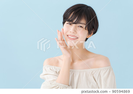 美麗的淺藍色背景 90594869