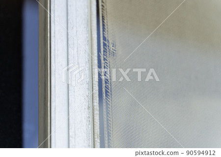 Broken screen door 90594912