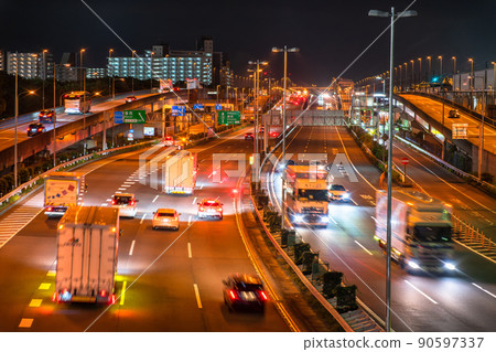 《Tokyo》 Metropolitan Expressway Bayshore Line / Transportation Logistics Image 90597337