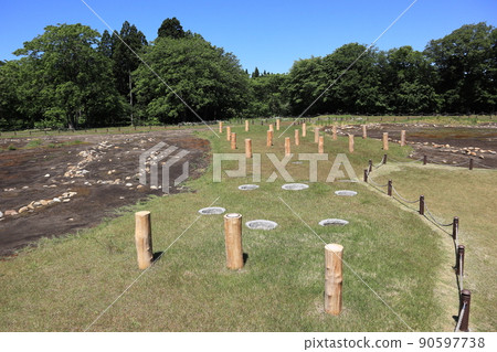 Isedōtai Site Excavation Pillar Building Remains 90597738