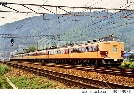 1998 485系列列車在東海道線上運行 90599928