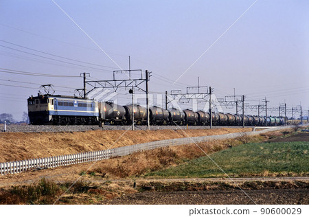 1998 EF65 1040 tank freight train running on the Takasaki Line 1998 EF65 1040 tank freight train running on the Takasaki Line 90600029