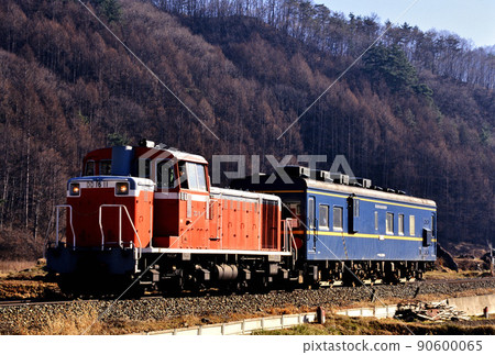 1998年瑪雅檢查運行在小海線上的DD1611 1998年瑪雅檢查運行在小海線上的DD1611 90600065