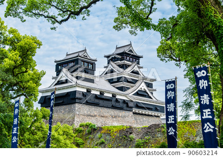 Kumamoto Castle, Kumamoto Prefecture-Large and small castle towers seen from Kato Shrine- 90603214