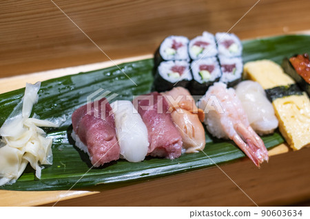 Sushi restaurant Sushi restaurant Nigiri sushi Nigiri tuna egg craftsman business counter Japanese food Japanese food sushi 90603634
