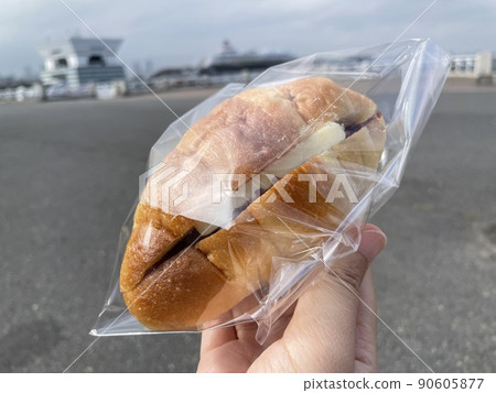 Anko Butter Sandwich: Bread sandwich with red bean paste and butter. Anko Butter Sandwich: Bread sandwich with red bean paste and butter. 90605877