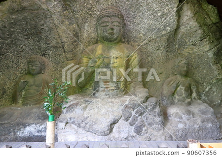 Usuki Stone Buddhas (National Treasure, Sanno Mountain Stone Buddhas) 90607356