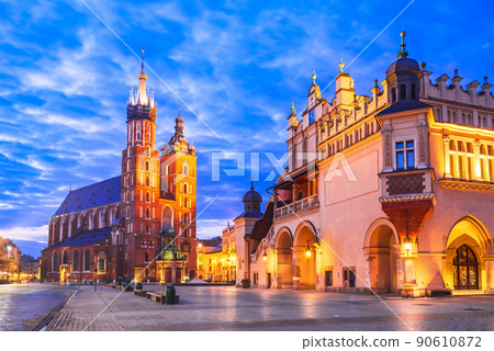 Krakow, Poland - Medieval Ryenek Square, Cloth Hall and Cathedral 90610872