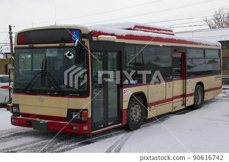 Nagaden Bus (Suzaka: Vehicle due to the abolition of Nagano Electric Railway Yashiro Line) 90616742