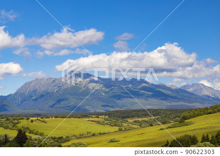 High Tatras with the dominant mountain Krivan, Slovakia 90622303