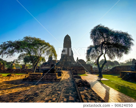 Wat Phra Ram ruin temple in Phra Nakhon Si Ayutthaya, Thailand Wat Phra Ram ruin temple in Phra Nakhon Si Ayutthaya, Thailand 90624050