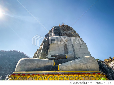 Luang Pho U Thong or Phra Phuttha Pusaya Khiri Sri Suvarnabhumi, Bhutsaya Khiri Suvarnabhumi, also 90624247