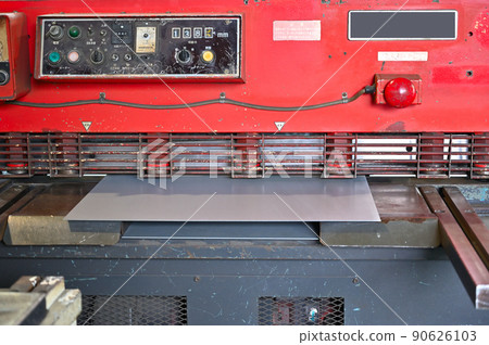 Shirring shear machine factory manufacturing industry that cuts steel materials 90626103