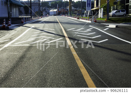 道路施工期間的路面塗裝 道路施工期間的路面塗裝 90626111