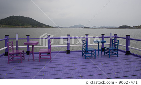 石南紫島，紫橋，整座島都染成紫色 90627471