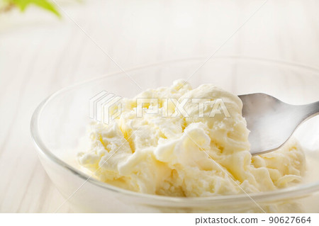 Vanilla ice cream made from fresh milk 90627664