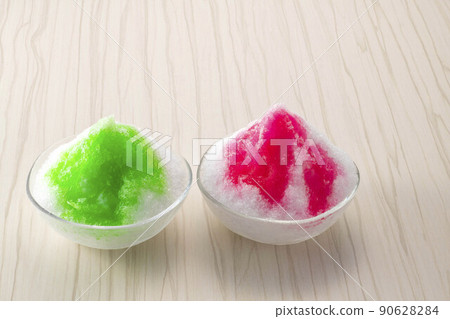 Cold and sweet shaved ice Cold and sweet shaved ice 90628284