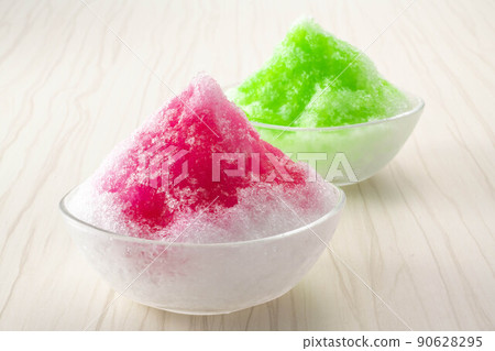 Cold and sweet shaved ice Cold and sweet shaved ice 90628295