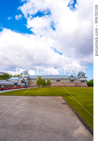 Gojikken Nagaya in Kanazawa Castle Park on a nice sunny day Gojikken Nagaya in Kanazawa Castle Park on a nice sunny day 90630186