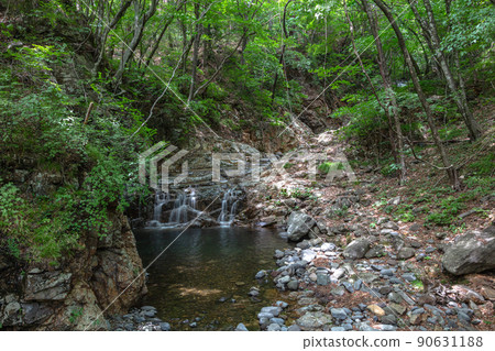 [栃木縣龍鄉] 龍鄉站下車時的岩石和水上樂園 90631188