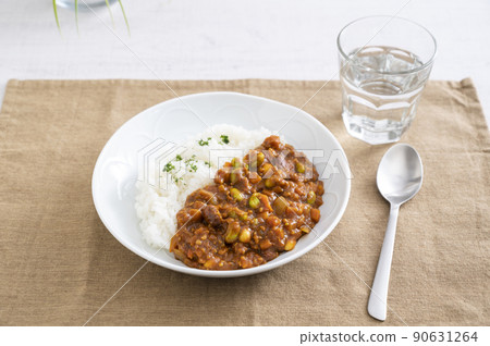 Bean curry rice 90631264