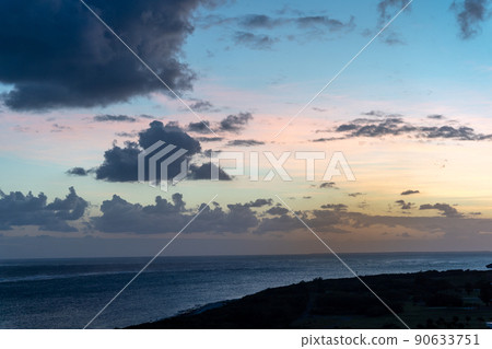 Morning glow 90633751