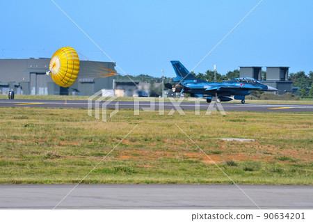 F-2戰鬥機著陸拖射 90634201