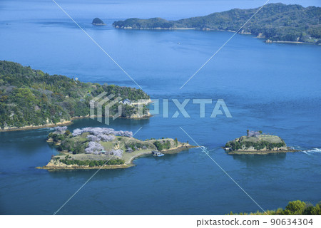 櫻花盛開的野島和太崎島 櫻花盛開的野島和太崎島 90634304