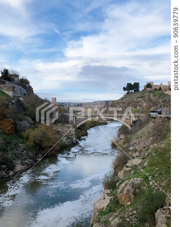 [Spain] View of Tagus River and Alcantara Bridge (Toledo) 90639779