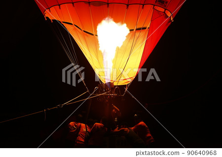 hot air balloon 90640968