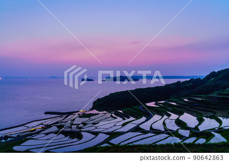 土屋梯田日落後[長崎縣松浦市] 90642863
