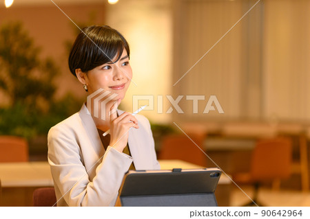 職業婦女 90642964