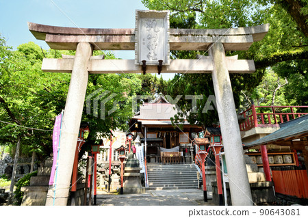 Gourd Mountain Inari Shrine [Gourd Mountain Town, Higashi Osaka City, Osaka Prefecture] 90643081