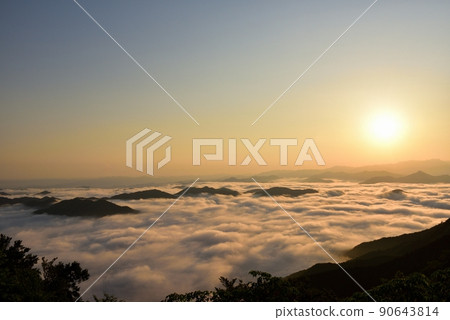 野坂川村的雲海 90643814