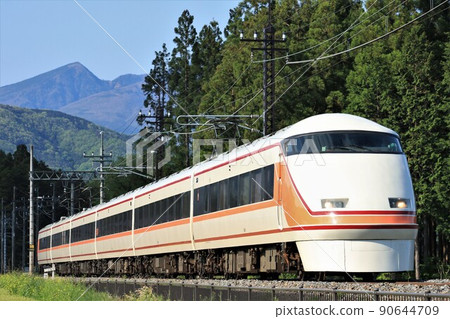 100 系列,特快 Spacia 100 系列,特快 Spacia 90644709