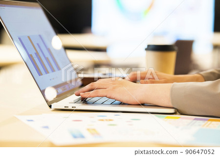 Business women office laptop at hand Business women office laptop at hand 90647052